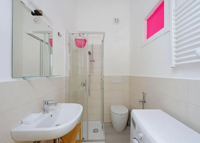 New Comfortable 2 Bedroom Della Vittoria By Halldis Apartment
