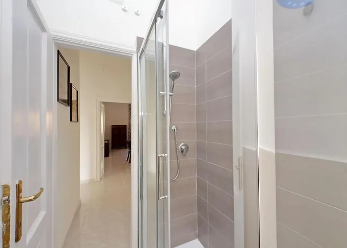 New Comfortable 2 Bedroom Della Vittoria By Halldis *