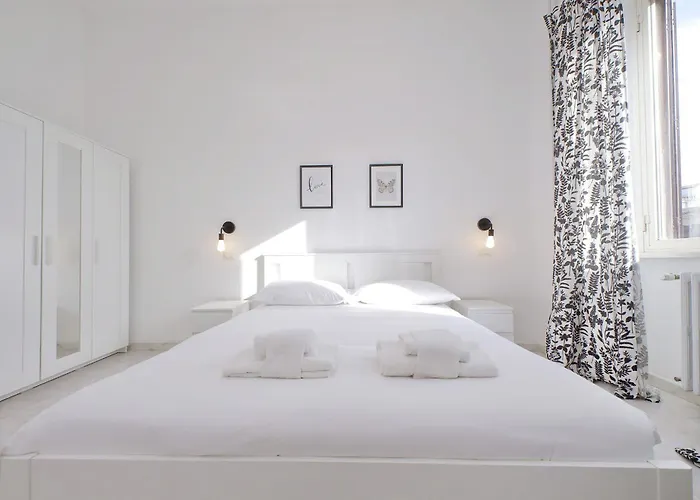 New Comfortable 2 Bedroom Della Vittoria By Halldis Apartment *